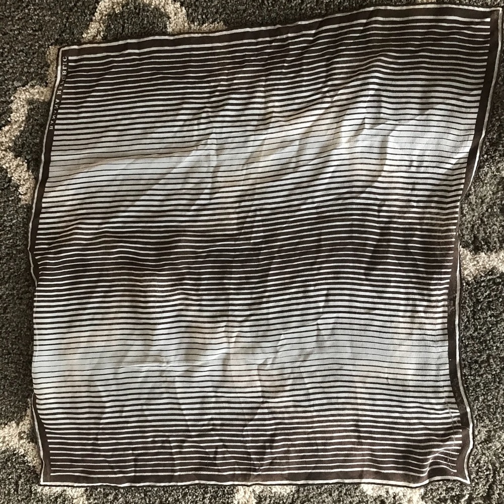 Women’s scarf